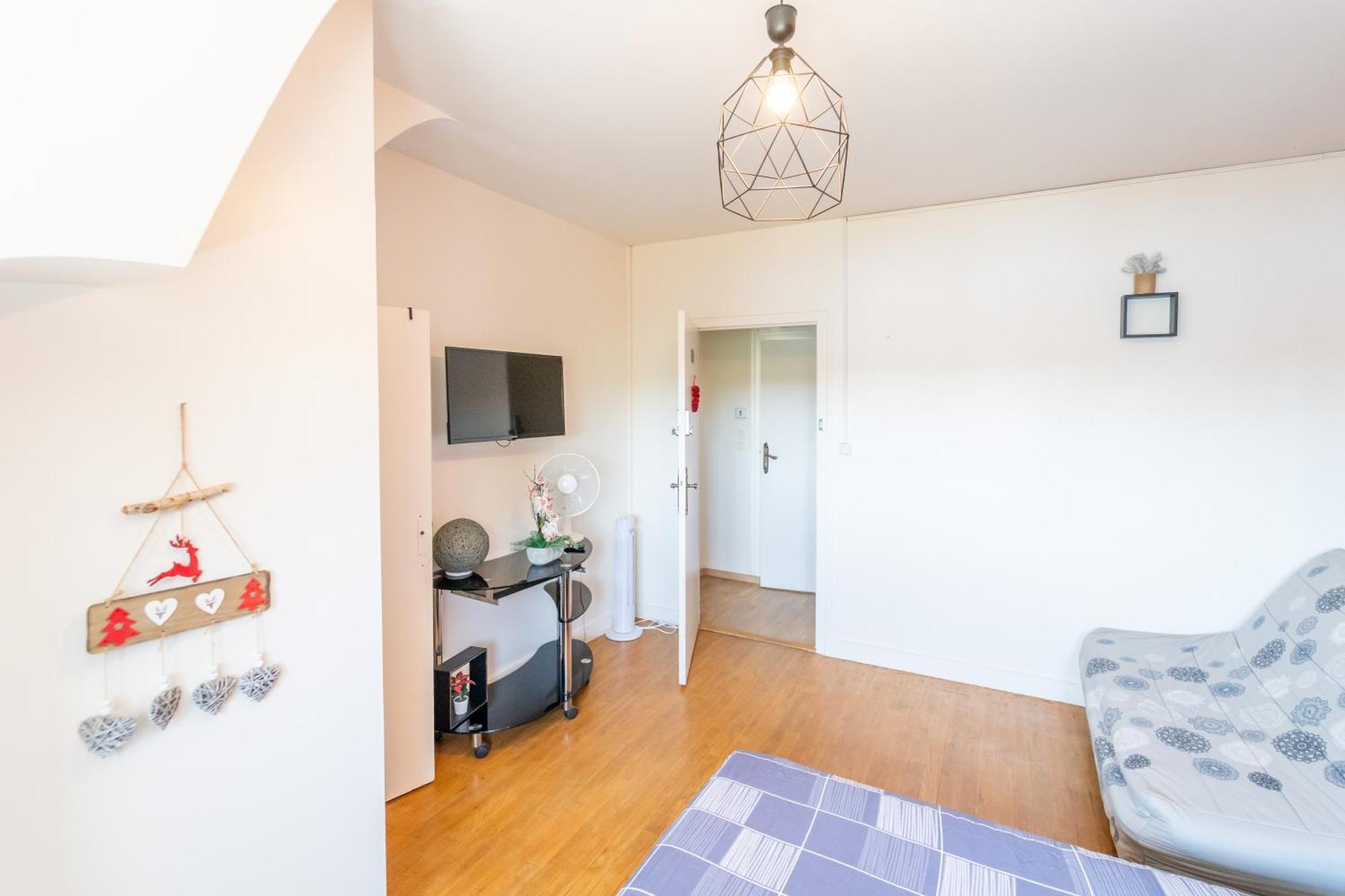 Appart 4 Chambres Parking Voitures Velos 10Min Blois Exterior foto