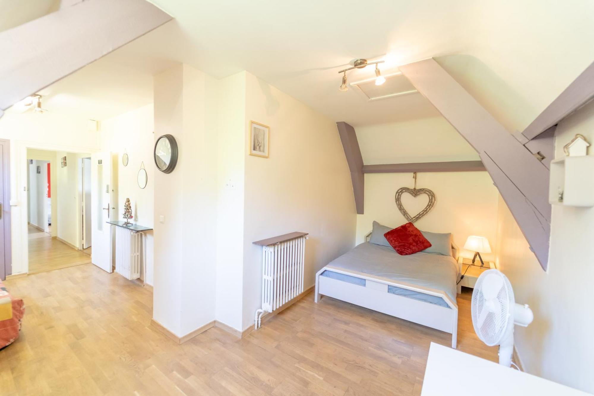 Appart 4 Chambres Parking Voitures Velos 10Min Blois Exterior foto